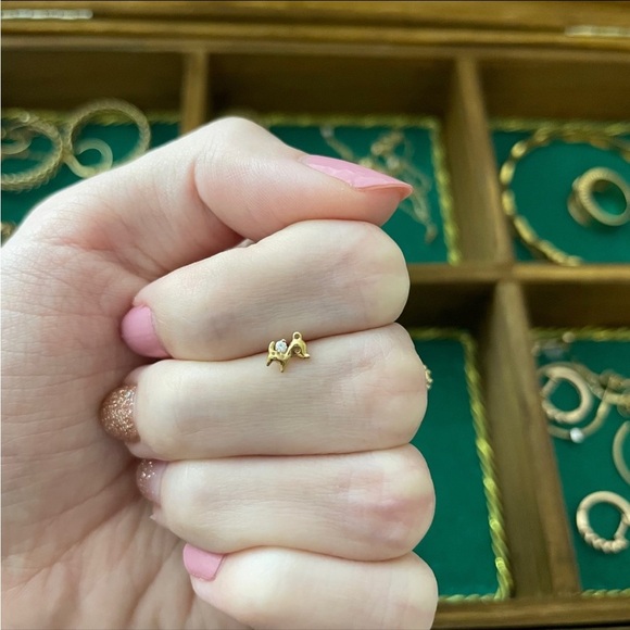 Solid gold 14k stamped deer Stud single earring - Picture 3 of 9